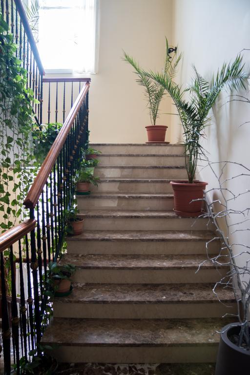 אדרה Hostal Restaurante La Curva מראה חיצוני תמונה